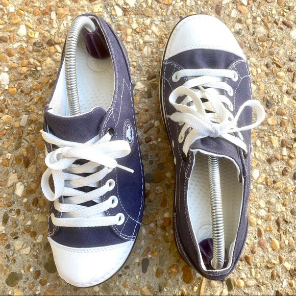 crocs converse style